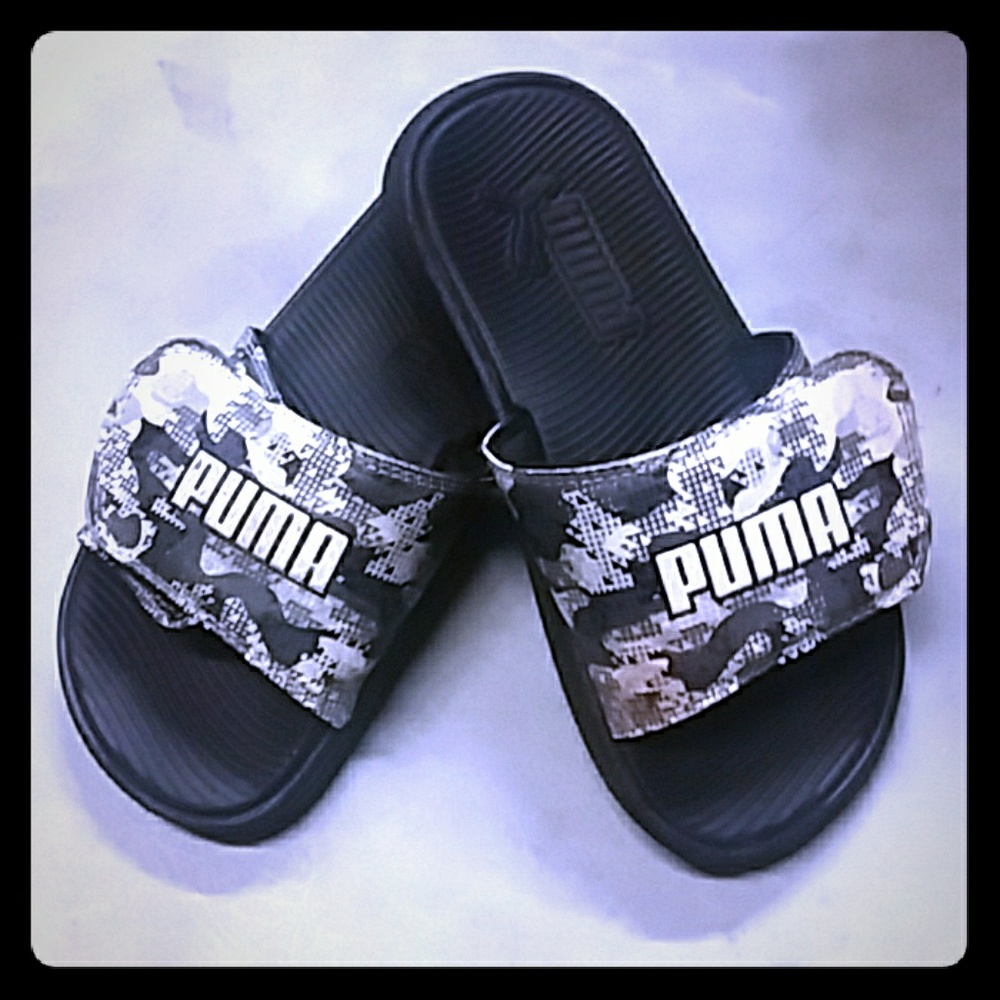 Pumas sliders SOLD